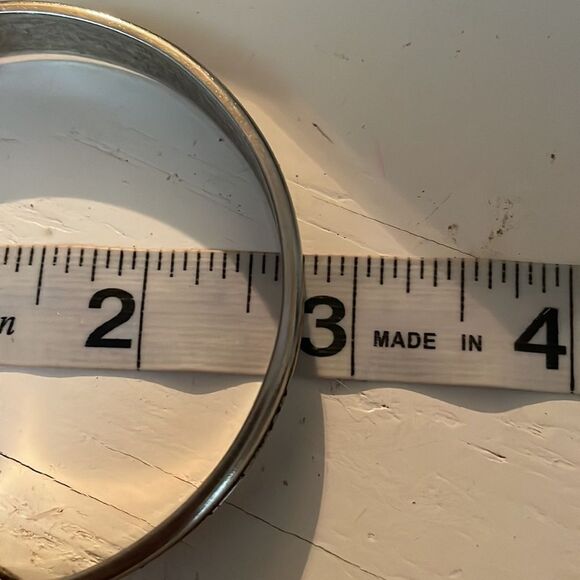 2.75” x 0.5” silver tone bangle bracelet with tan/brown druzy inlay - Picture 8 of 10